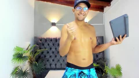 LARRY online show from January 15, 2:10 pm