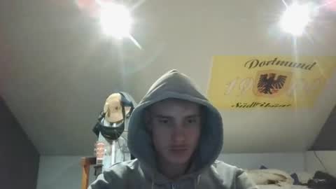 Snapshot of larscivin chatting on December 18, 4:46 pm Marco online show from December 18, 4:46 pm