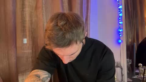 larsskeet online show from November 25, 2:39 pm