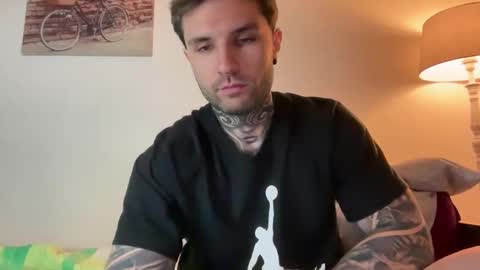 larsskeet online show from December 1, 1:38 pm