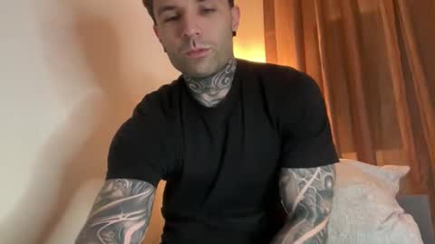 Snapshot of larsskeet chatting on January 16, 5:28 pm larsskeet online show from January 16, 5:28 pm