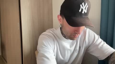 larsskeet online show from June 9, 5:57 pm