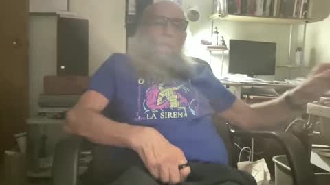 chris online show from January 10, 4:03 am