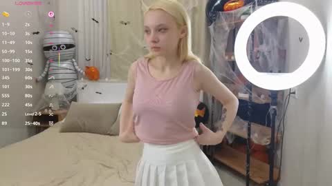 Snapshot of lashandramorgans chatting on November 6, 1:17 am Emilia for my friends Amy online show from November 6, 1:17 am