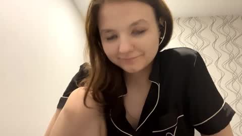 Mila online show from May 22, 7:30 pm