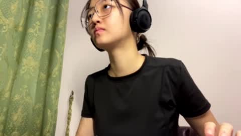 Snapshot of lasonyaarango chatting on December 14, 2:22 pm Aiko online show from December 14, 2:22 pm