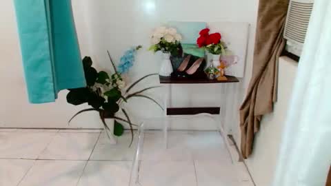 Kendra online show from February 7, 1:26 pm