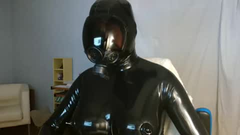 Snapshot of latex_doll_iris chatting on March 23, 8:24 pm Latex Doll Iris online show from March 23, 8:24 pm