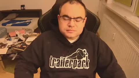 latexboy893 online show from November 20, 12:44 am