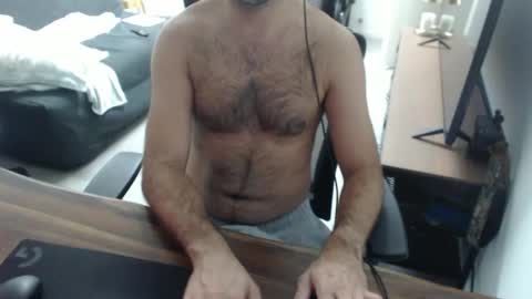 latexdave84 online show from May 16, 2:52 am