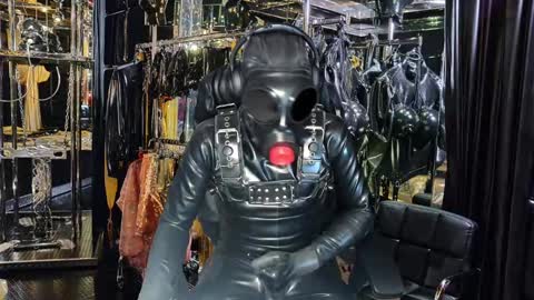 latexlover202 online show from December 23, 10:23 pm