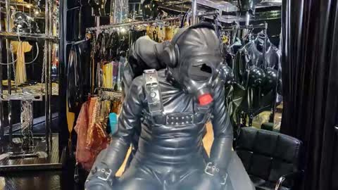 latexlover202 online show from November 25, 9:26 pm