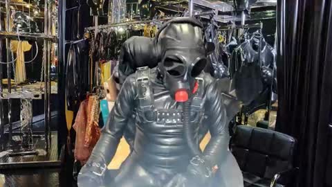 latexlover202 online show from November 26, 9:27 pm