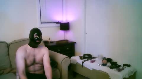 latexminheadroom online show from January 19, 6:28 am