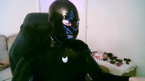 latexminheadroom online show from May 15, 10:50 pm