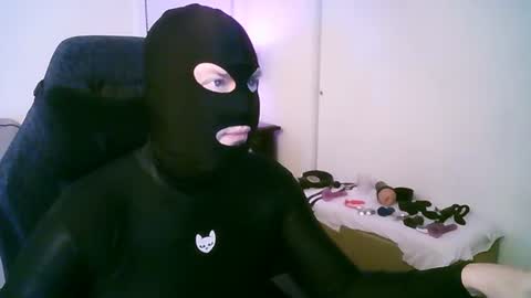latexminheadroom online show from June 24, 1:04 am