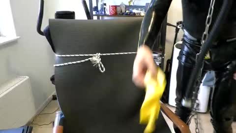 Snapshot of latexslaafboy2 chatting on November 4, 9:08 am latexslaafboy online show from November 4, 9:08 am