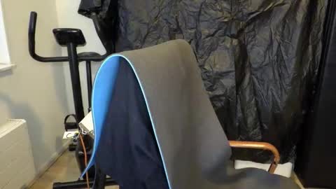 latexslaafboy online show from January 8, 8:05 am