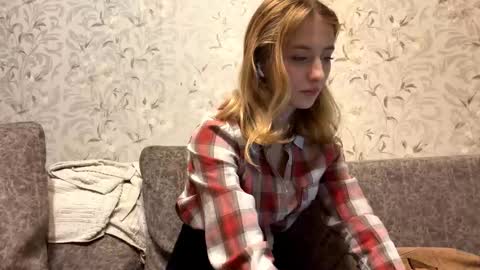 Amelia online show from January 8, 2:19 pm