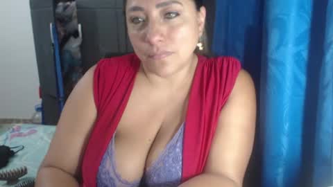 latin_big_boobs online show from November 24, 1:49 am
