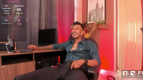 Snapshot of latin_blackmen chatting on March 6, 11:39 am latin_blackmen online show from March 6, 11:39 am