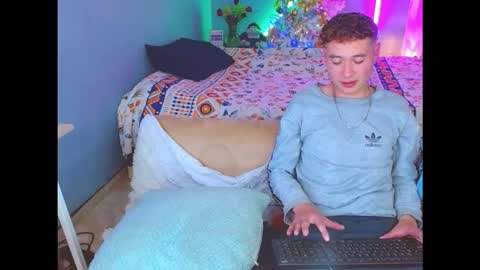 latin_boysxxx_ online show from November 29, 3:31 am