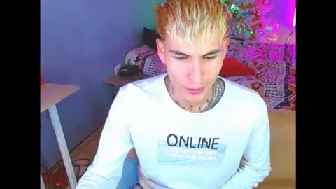 latin_boysxxx_ online show from November 29, 9:51 pm