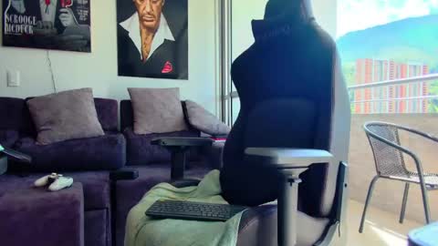 Snapshot of latin_couple77 chatting on June 21, 7:27 pm Sara y Andy online show from June 21, 7:27 pm