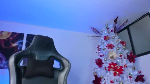 instagramlatin goddessx   im nikoll online show from December 24, 9:33 pm