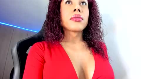 Snapshot of latin_goddessx chatting on October 30, 7:54 am instagramlatin goddessx im nikoll online show from October 30, 7:54 am