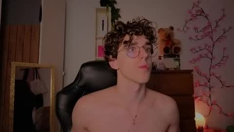 Snapshot of latin_luxury_i chatting on June 4, 3:12 am Free OF online show from June 4, 3:12 am