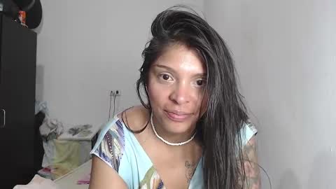 Snapshot of latin_meg chatting on December 4, 1:03 am M E G A N online show from December 4, 1:03 am