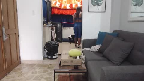 Snapshot of latin_meg chatting on December 3, 9:24 pm M E G A N online show from December 3, 9:24 pm