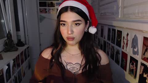 Snapshot of latina_mia chatting on December 16, 8:48 pm miiiiiiaaaa online show from December 16, 8:48 pm