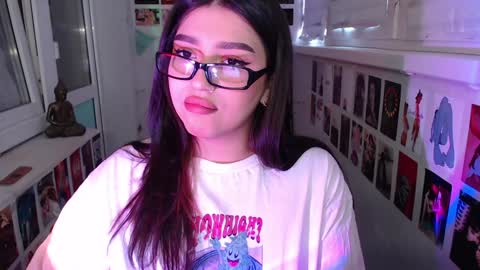 Snapshot of latina_mia chatting on January 15, 7:37 am miiiiiiaaaa online show from January 15, 7:37 am