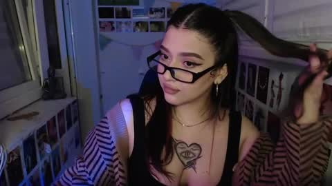 Snapshot of latina_mia chatting on February 7, 11:55 pm miiiiiiaaaa online show from February 7, 11:55 pm