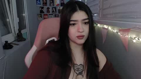 Snapshot of latina_mia chatting on March 3, 9:44 am miiiiiiaaaa online show from March 3, 9:44 am