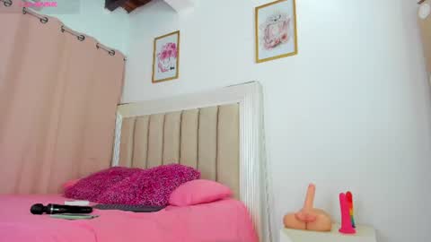 Snapshot of latinabeautifull chatting on July 3, 1:23 am FABIANA online show from July 3, 1:23 am