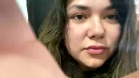 latinachatmami online show from December 1, 8:58 pm