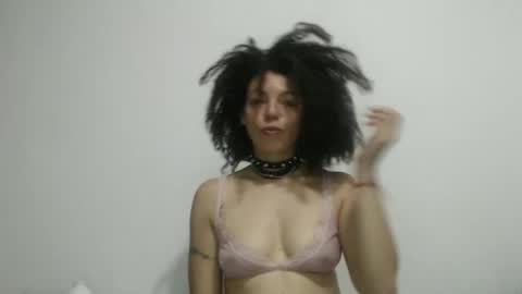Latinacoka online show from May 31, 1:47 am