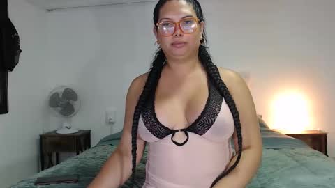 FLOR SALVAJE online show from October 18, 12:02 am