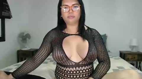 FLOR SALVAJE online show from May 27, 9:45 pm