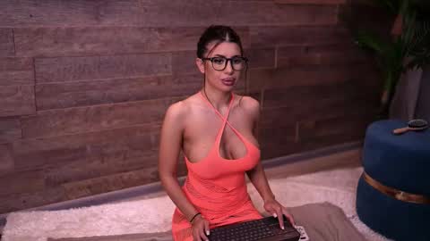 Latina online show from October 13, 4:51 pm