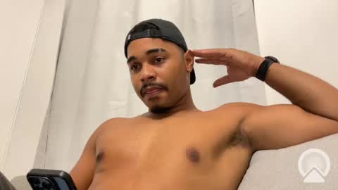 Snapshot of latinbbc_00 chatting on February 23, 5:23 am latinbbc_00 online show from February 23, 5:23 am