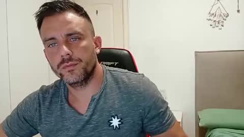 Snapshot of latinboyblue chatting on September 21, 7:04 pm LatinBlueBoy online show from September 21, 7:04 pm