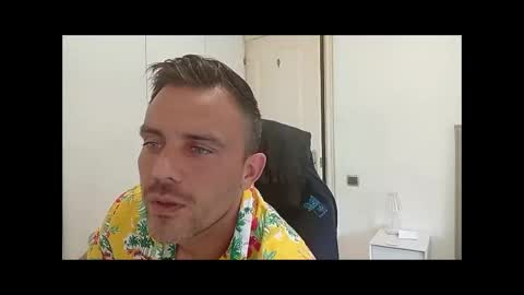 Snapshot of latinboyblue chatting on September 28, 10:31 am LatinBlueBoy online show from September 28, 10:31 am