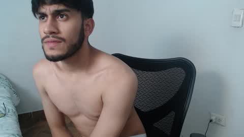 Snapshot of latinbunny7779 chatting on December 7, 4:09 am camilo online show from December 7, 4:09 am