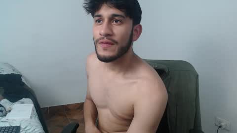 Snapshot of latinbunny7779 chatting on December 12, 4:48 am camilo online show from December 12, 4:48 am