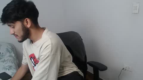 Snapshot of latinbunny7779 chatting on December 14, 12:22 am camilo online show from December 14, 12:22 am