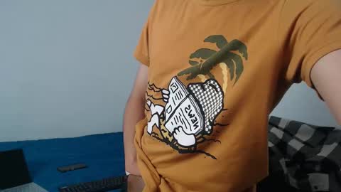 Snapshot of latinbunny7779 chatting on December 23, 1:18 am camilo online show from December 23, 1:18 am